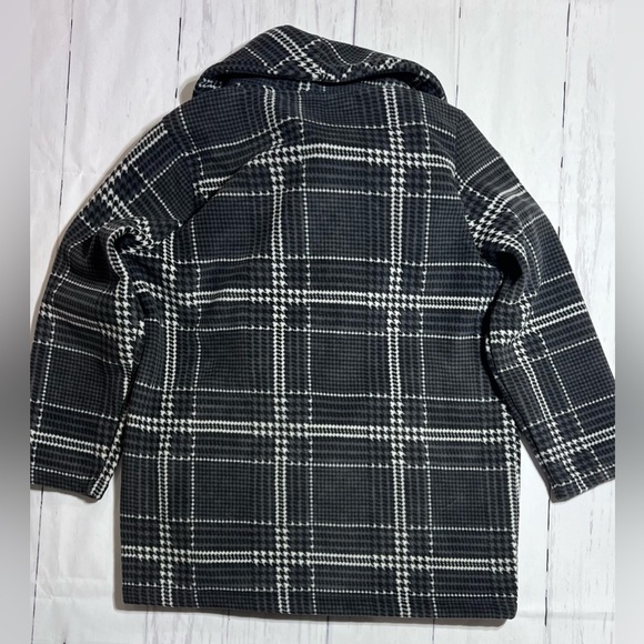 Ellen Reyes Plaid Coat - Picture 3 of 3